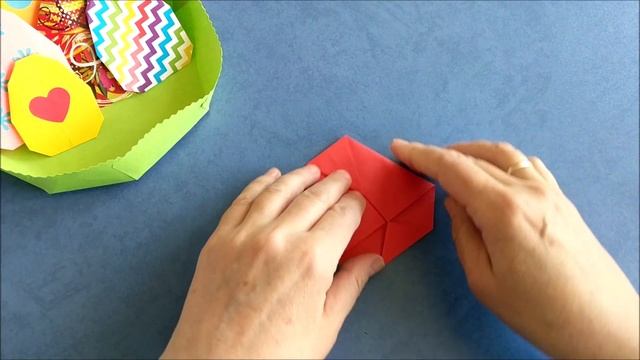 Легкая поделка на Пасху - яйцо оригами. Пасхальная поделка из бумаги. Easter paper craft смотреть онлайн