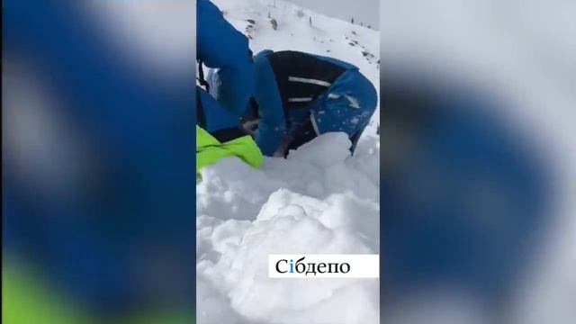В Шерегеше лавина накрыла туриста смотреть онлайн