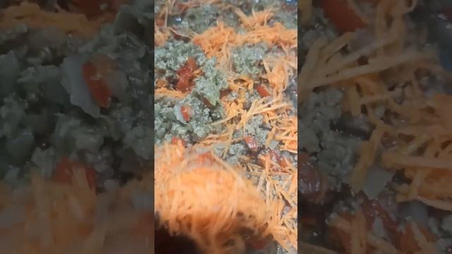 Сырники с черничным вареньем