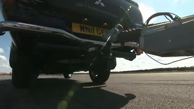 Mitsubishi L200 Towing & Reversing Camera смотреть онлайн