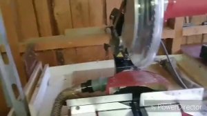 Дополнительное пыле удаление в торцовочной пиле