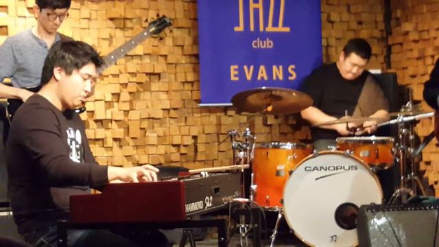 [Jazz Club EVANS ] URBAN JAM DAY смотреть онлайн
