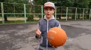 КАК НАУЧИТЬСЯ ЗА 2 МИНУТЫ КРУТИТЬ МЯЧ НА ПАЛЬЦЕ?