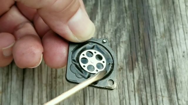 Fixing an Echo trimmer that starts but dies. смотреть онлайн