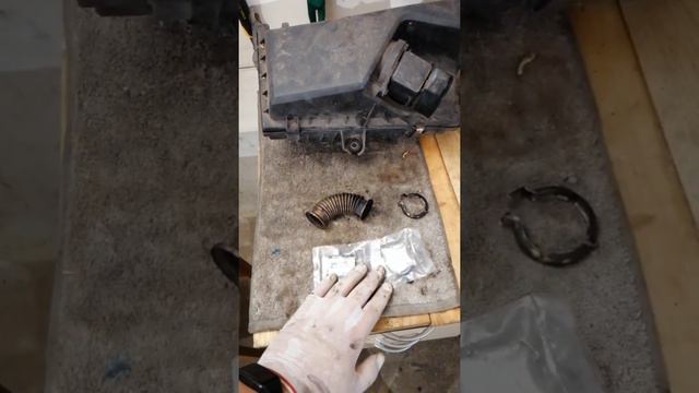 Mitsubishi Space Star 1,9 Di-d EGR-cső kiszerelés | Avagy, mi folyik épp a garázsban...