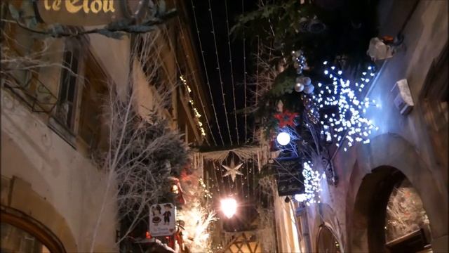 СТРАСБУРГ СВЕРКАЕТ ПРЕДРОЖДЕСТВЕНСКИМИ ОГНЯМИ