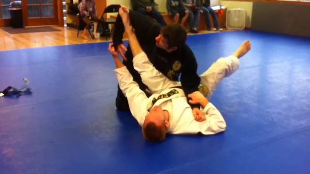 Triangle choke from spider guard смотреть онлайн