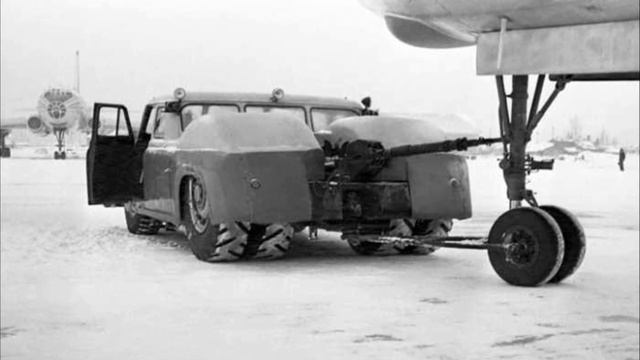 Among Us : MAZ 541 with V12 & 500 h.p. - Most Heavy & Powerful Soviet Sedan смотреть онлайн