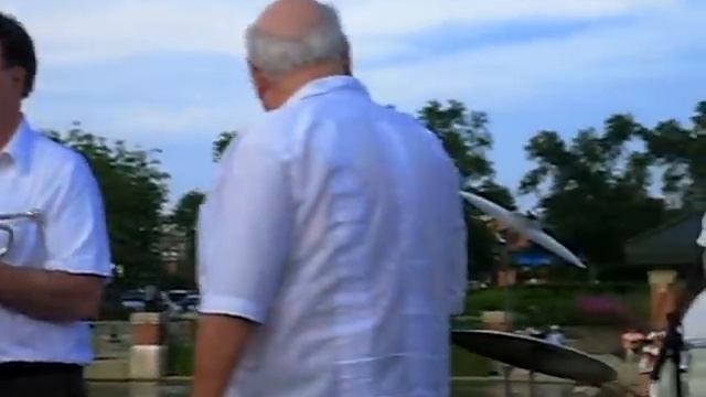 Steve Cooper Orchestra plays Undecided смотреть онлайн