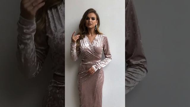 Вечернее бархатное платье на запах смотреть онлайн