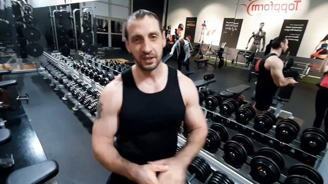 Тренировка плеч бицепса и трицепса. Жизненная история про Аппендицит. смотреть онлайн