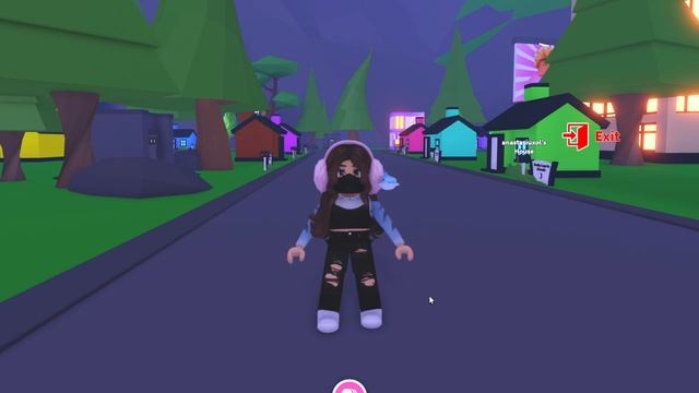 СРОЧНО! КАК ПРИМАНИТЬ ПОПУГАЕВ в адопт ми. Дождливое обновление Adopt me - СКОЛЬКО СТОИТ смотреть онлайн