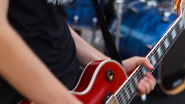 Sweet Child O' Mine - Guns n’ Roses (Cover by First To Eleven)