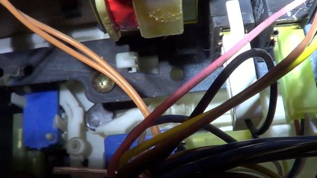 Горит предохранитель микроволновки. Ремонт молотком:) смотреть онлайн