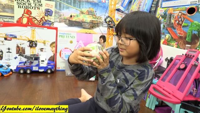 Toy Channel: Family Board Game Playtime, Boxing Robots. Kids Playing Explorer Simulator Roblox Game смотреть онлайн