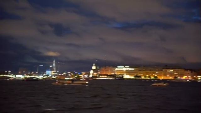 Каналы и мосты. Рандеву на Неве у дворцовой. смотреть онлайн