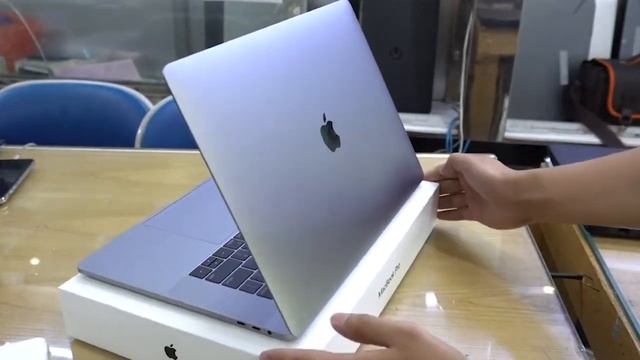 Đập Hộp Macbook Pro Retina Touchbar 15 Inch 2019 Bản Core I9