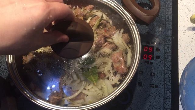 Куриные желудочки в сливочном соусе, простая сытная еда ? смотреть онлайн