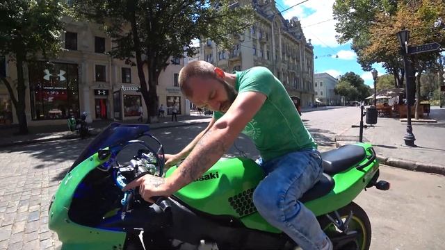 Kawa ZX-6R. Крошечный оператор. Побывавший мот. смотреть онлайн