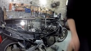 Ремонт мотоцикла Suzuki GSX 750 F Katana. Разборка и снятие двигателя.  Выпуск №2