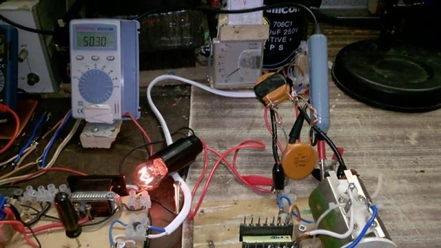 РЕЗОНАНС НАПРЯЖЕНИЙ 50 КГЦ смотреть онлайн
