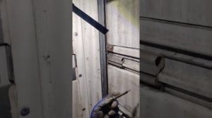 Замена роликов ролеты прицепа Крона. Wymiana rolków rolety naczepy Krona.