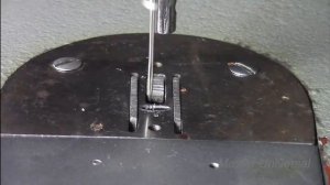 Подольск 142. Ещё один способ регулировки игловодителя на зигзаг. Видео № 203.