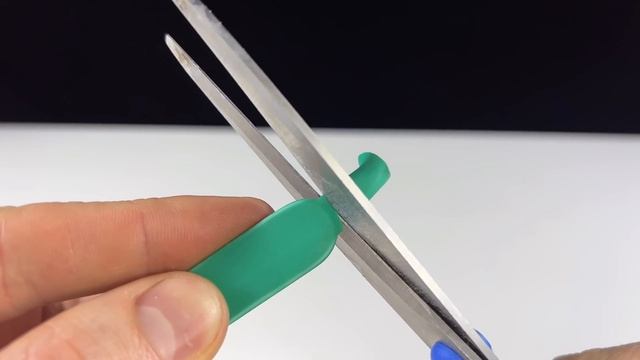 How to Make a Key That Unlocks All Locks смотреть онлайн