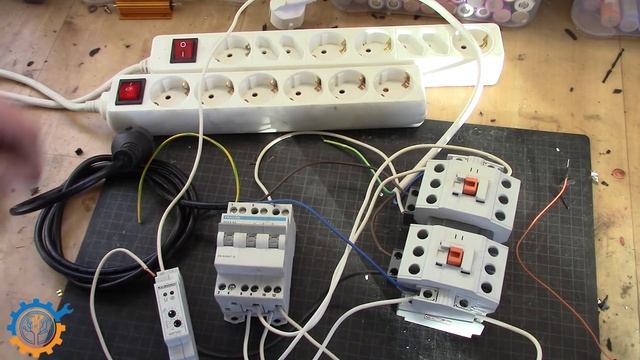 Automatic transfer switch - adding a delay relay for going back to grid смотреть онлайн