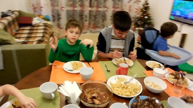 Ужин у РыбаКит / январь 2016 года смотреть онлайн