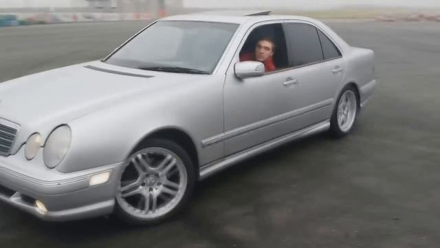 Mercedes-Benz W210 E430 AMG DRIFT смотреть онлайн
