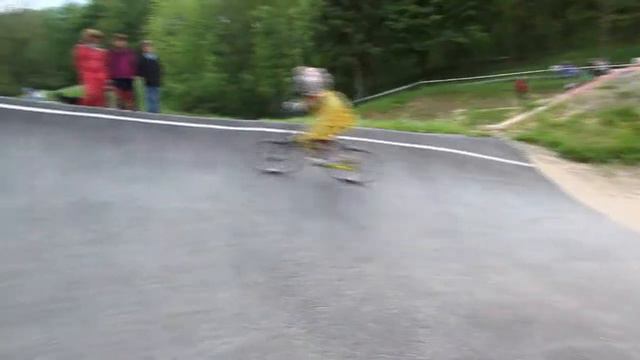 Folge 13 Videobericht über den 2. Lauf des Swiss 4Cross Cup auf der BMX Bahn in Winterthur/Dättnau смотреть онлайн