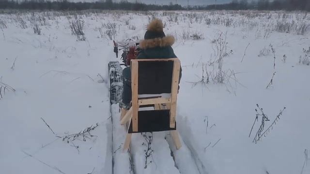 Покатушки на мотоблоке с самодельными гусеницами. смотреть онлайн