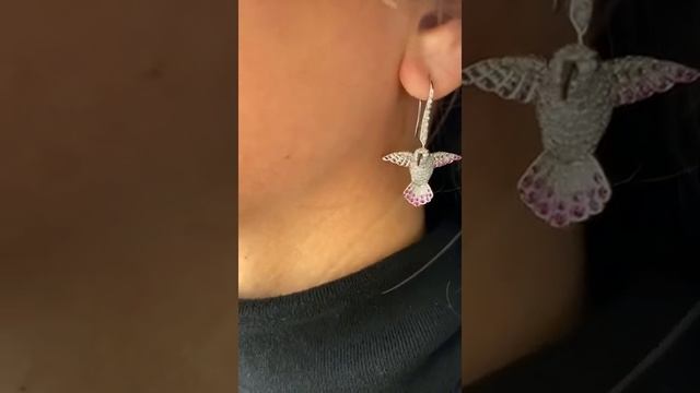 Вы можете купить оригинальные серьги с бриллиантами Boucheron Hopi The Hummingbird смотреть онлайн