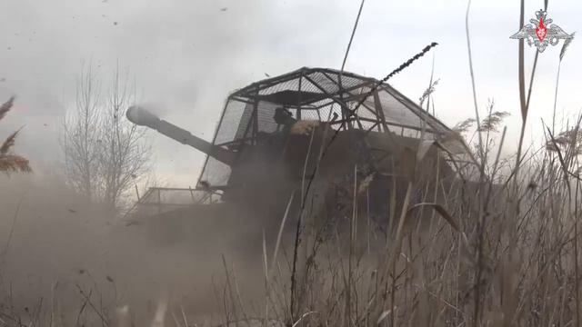 Хорошо пошла!

Расчеты 152-мм артиллерийских установок 2С3 «Акация», поддерживая действия мотострелк