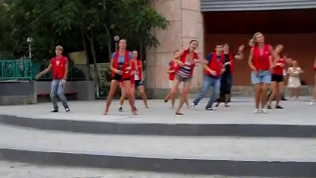 Вожатые "Юга" - танец Every Body Dance Now (Ринх) смотреть онлайн