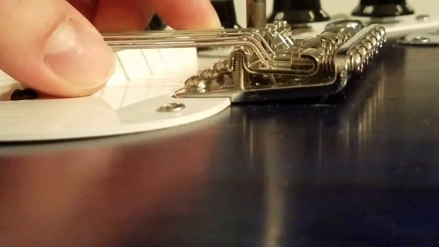 Strat bridge lifting up? It's quick and easy fix... смотреть онлайн