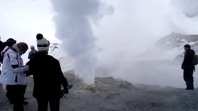 Камчатка! Кратер Мутновского вулкана. 5 мая. Экскурсии по Камчатке! смотреть онлайн
