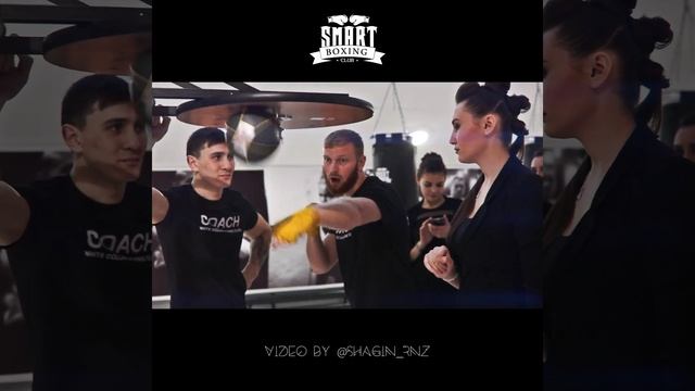 Знакомим офисных девушек с боксом смотреть онлайн