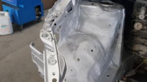 После ремонта лонжеронов нанесли распыляемый герметик на оба лонжерона и на оба стакана.