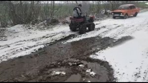Гусеничный дизельный самодельный минитрактор . Первый выезд.