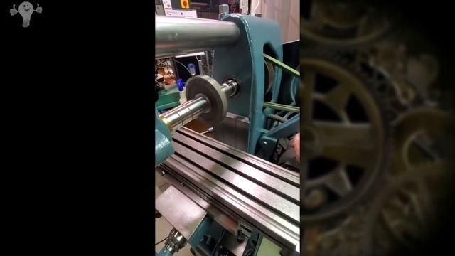 Фрезерный станок знаменитой компании Даймонд || Milling machine from the famous Diamond company смотреть онлайн
