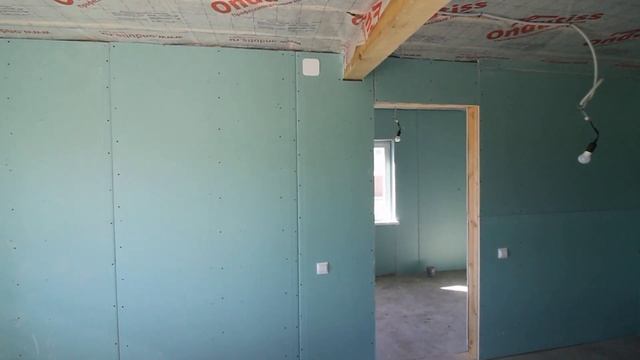 Обзор двухэтажного каркасного дома 6×8 м² в д. Узигонты | Роскошный каркасник с террасой и балконом смотреть онлайн