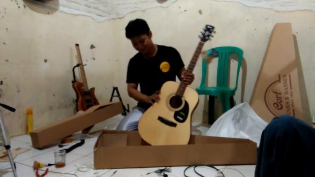 unboxing gitar cort AD810 OP ambyaarrr смотреть онлайн