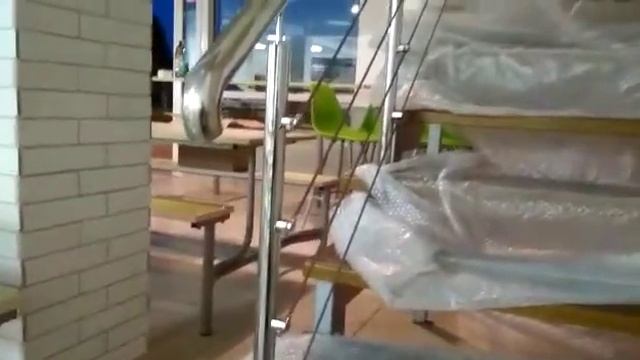 Ограждение из нержавеющей стали,заполнение ригель тросики. Объект ул. Удальцова. смотреть онлайн