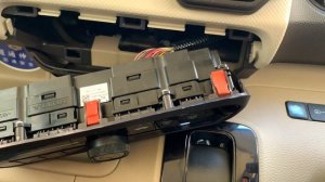 Как снять автомагнитолу Gathers на Honda N-Box (JF3-JF4) второе поколение