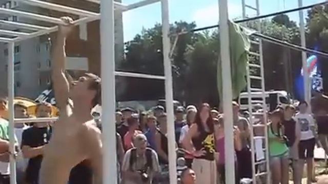 Подтягивания на одной руке 22 раза смотреть онлайн