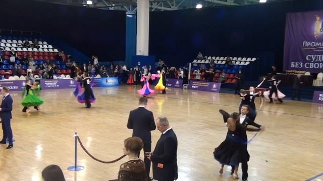 Юниоры 2 1/4 финала стандарт смотреть онлайн