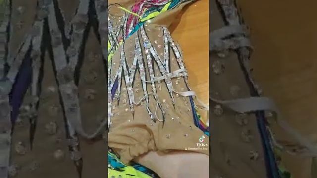 ЯРКИЙ КУПАЛЬНИК ДЛЯ ХУДОЖЕСТВЕННОЙ ГИМНАСТИКИ смотреть онлайн