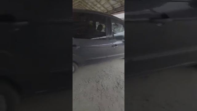 Как снять аккумулятор, если он разрядился Ford S Max смотреть онлайн